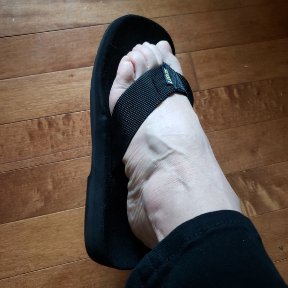 Scott Wahine from Hawaii, New Flipflops.Ladies sz 8. All black easy to rinse off - Picture 4 of 9